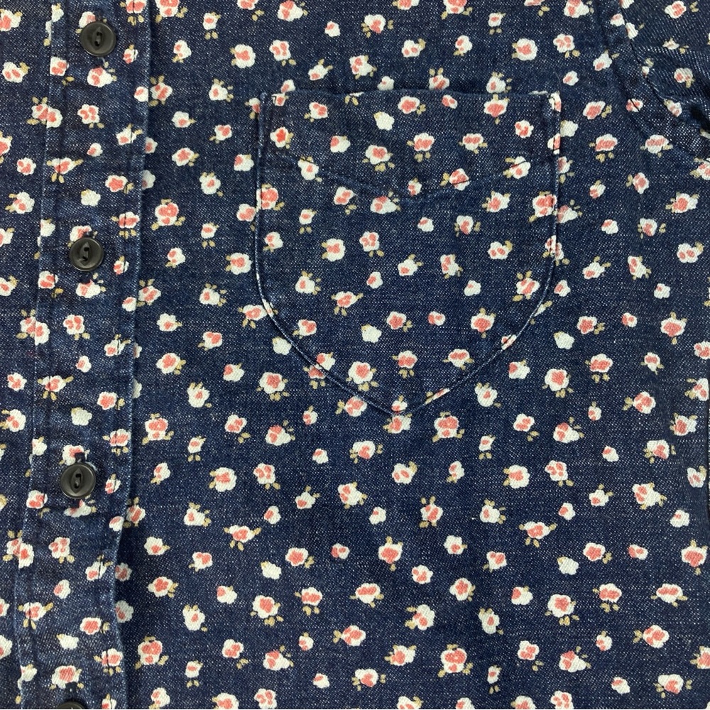 UNIQLO Shirt Women Blue Denim Cotton Red Floral Button Front S Casual Pocket - Picture 5 of 15